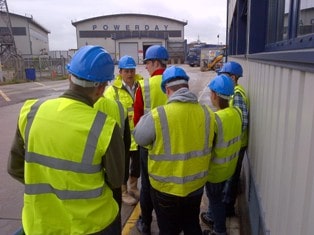 KELP participants visit the Powerday MRF in North West London